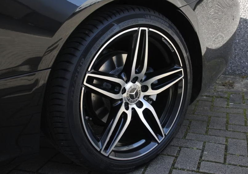 Mercedes-Benz E200 Coupé