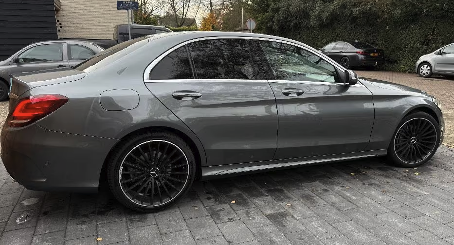 Mercedes-Benz C180 AMG