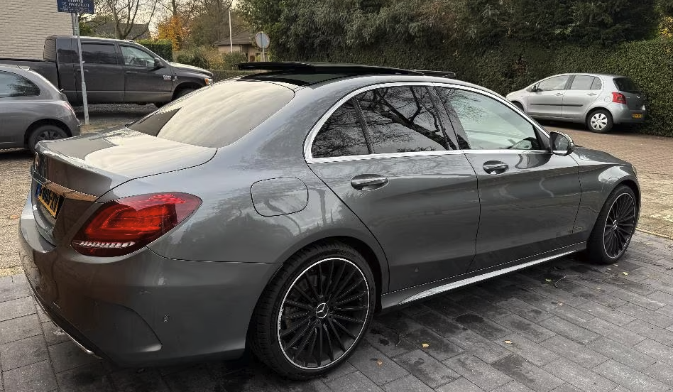 Mercedes-Benz C180 AMG