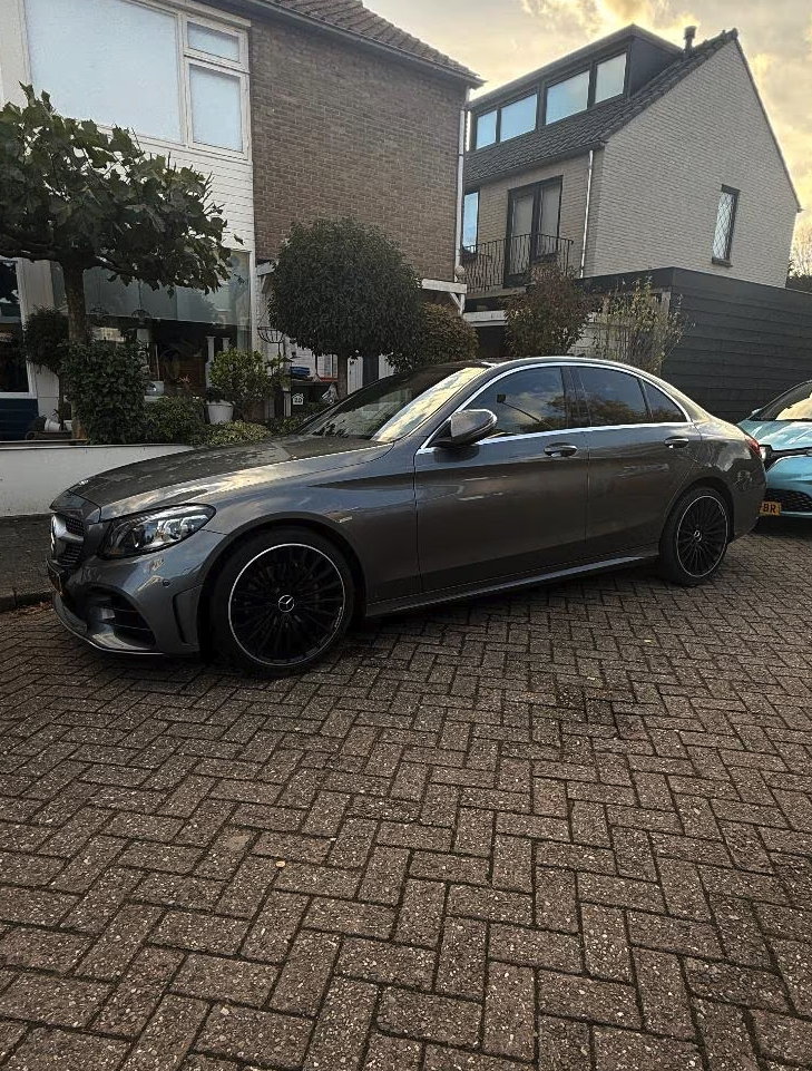 Mercedes-Benz C180 AMG