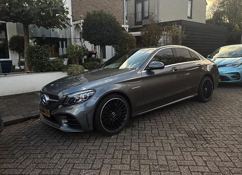 Mercedes-Benz C180 AMG