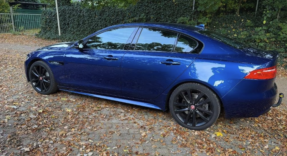 Jaguar XE 2.0 R-Sport