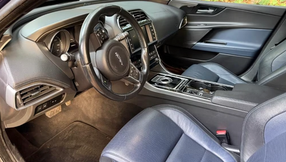 Jaguar XE 2.0 R-Sport