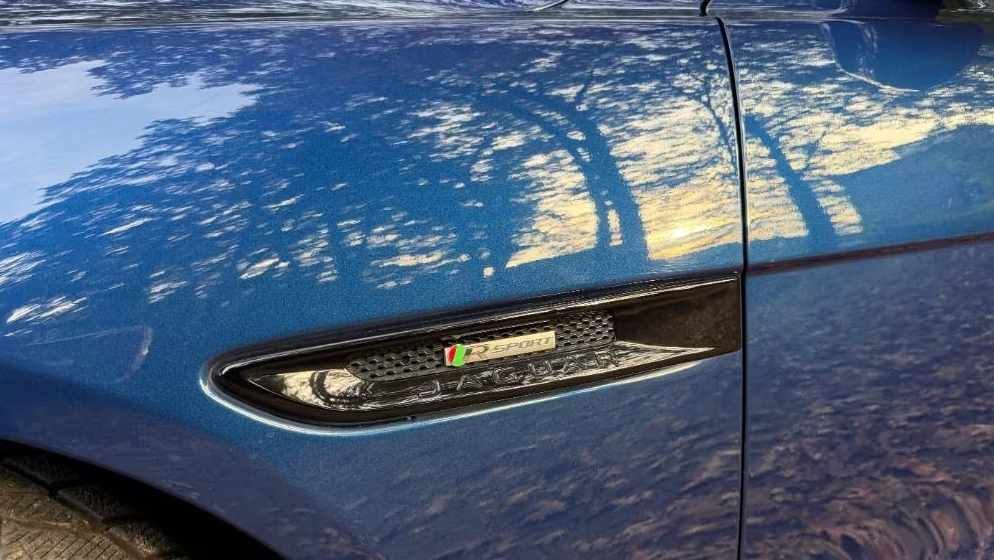 Jaguar XE 2.0 R-Sport