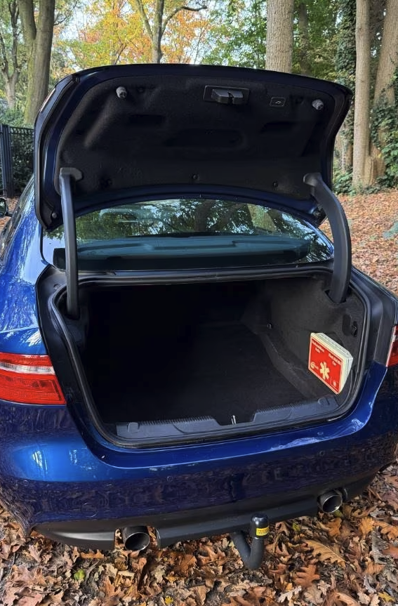 Jaguar XE 2.0 R-Sport