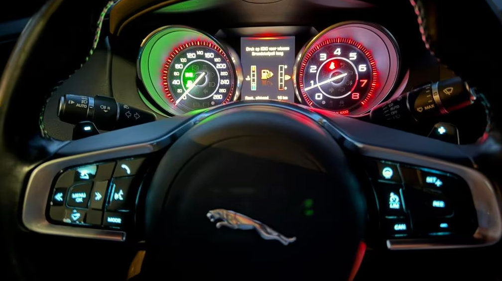 Jaguar XE 2.0 R-Sport