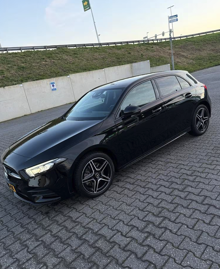 Mercedes-Benz A250e AMG