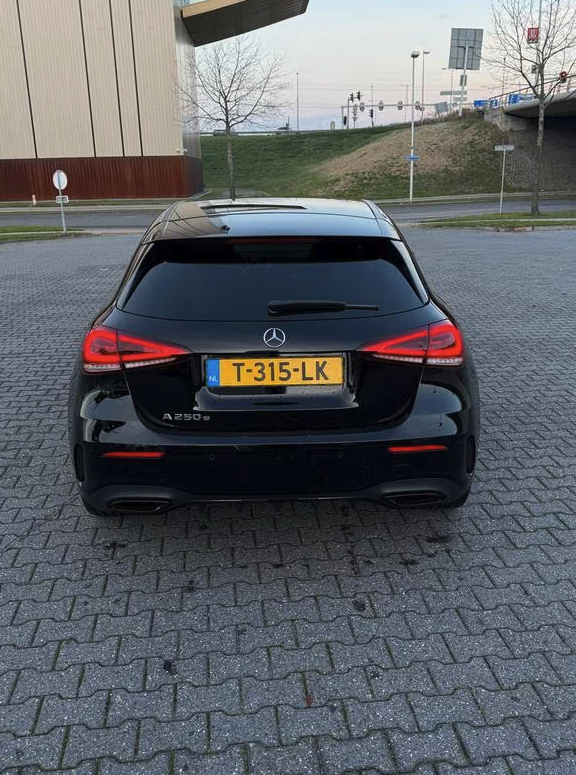 Mercedes-Benz A250e AMG