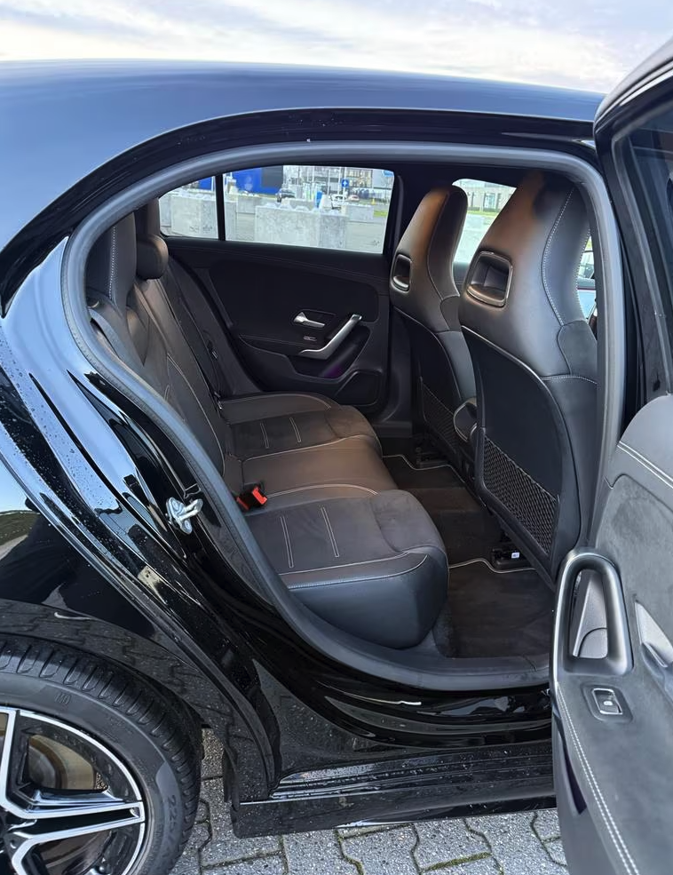 Mercedes-Benz A250e AMG