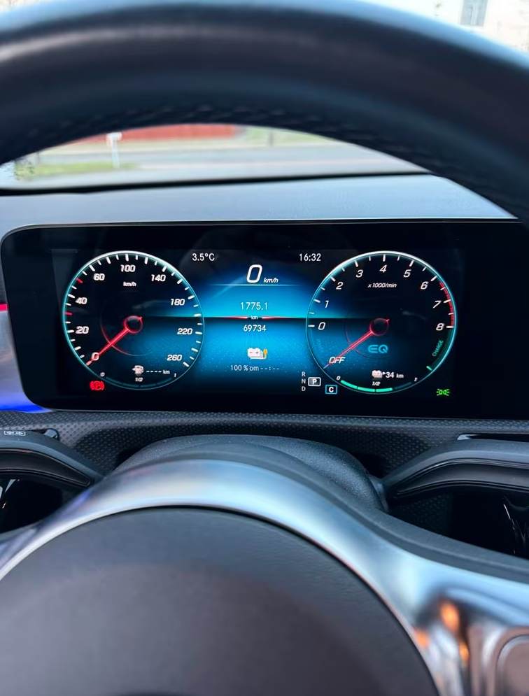 Mercedes-Benz A250e AMG